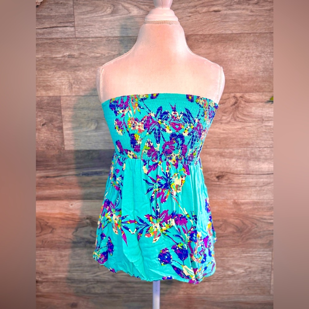 Xhilaration Sleeveless Floral Hi-Low Top